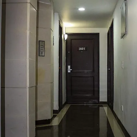 塞爾科蒂爾舒適玫瑰80酒店 