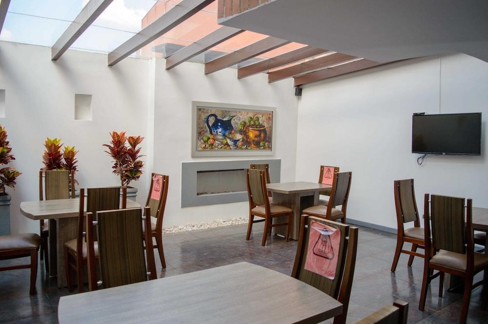 塞爾科蒂爾舒適玫瑰80酒店 Bogotá